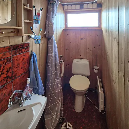 2 Bedroom In * Hatlestrand